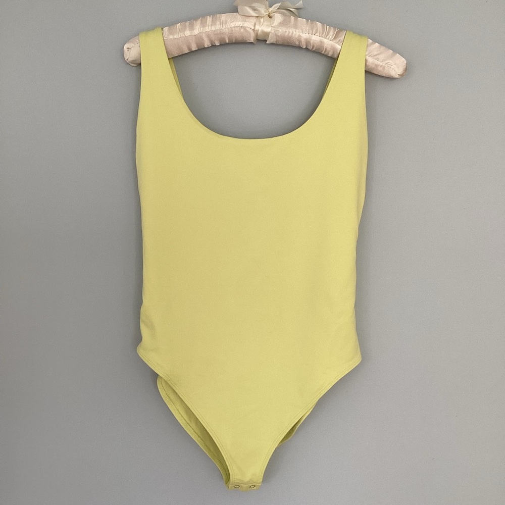 Forever 21 Yellow Bodysuit Size Large NWT